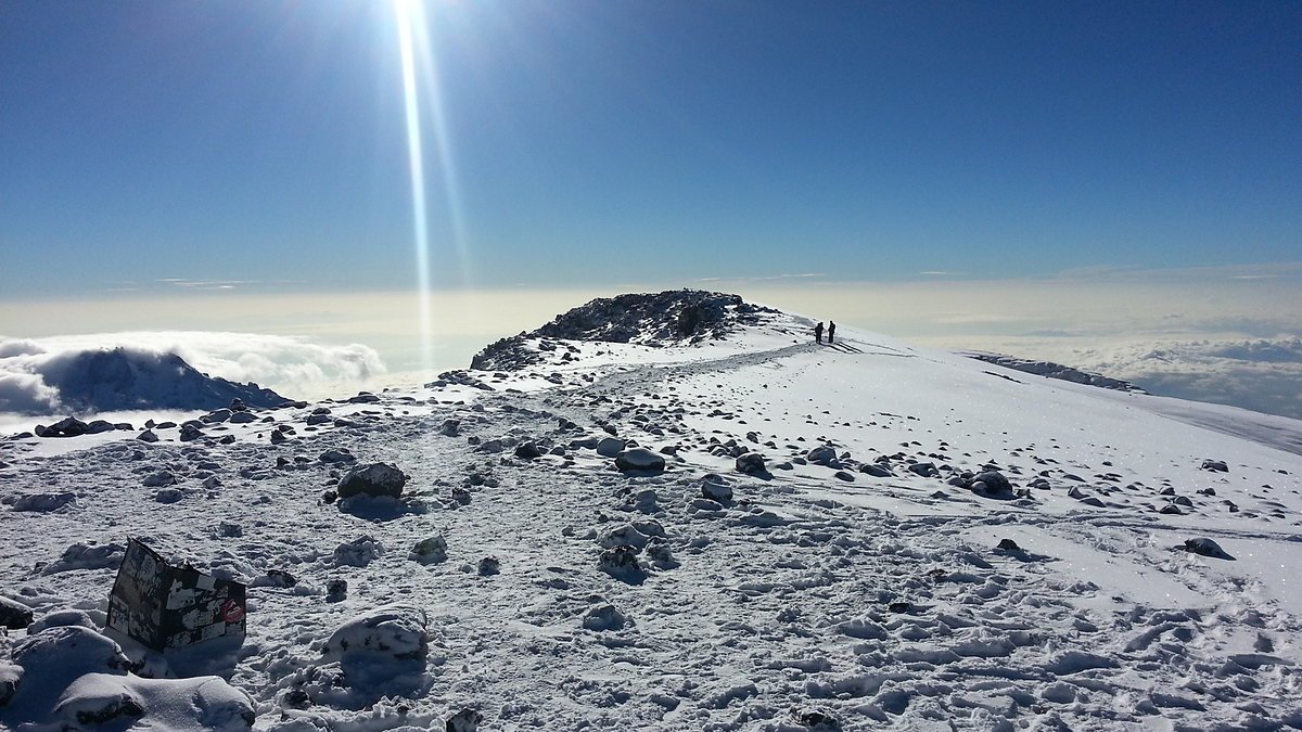 Snow ridge on the summit of Mount Kilimanjaro